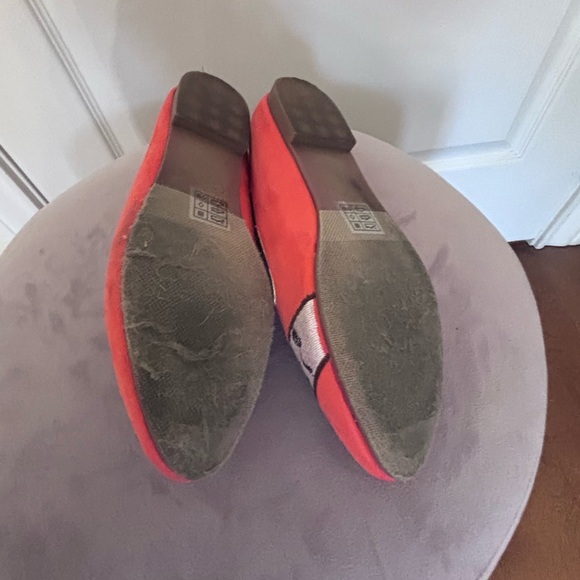 Wonder Giraffe Flats - Picture 3 of 3